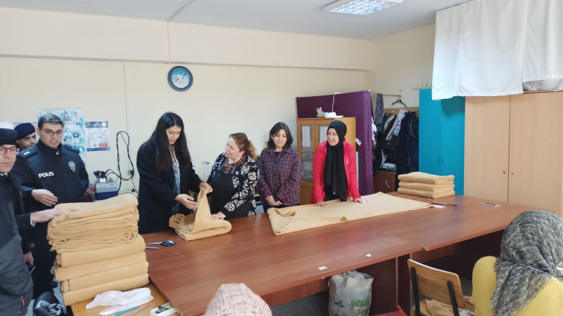 Piraziz Halk Eğitimi Merkezinden Depremzedelere Anlamlı Destek